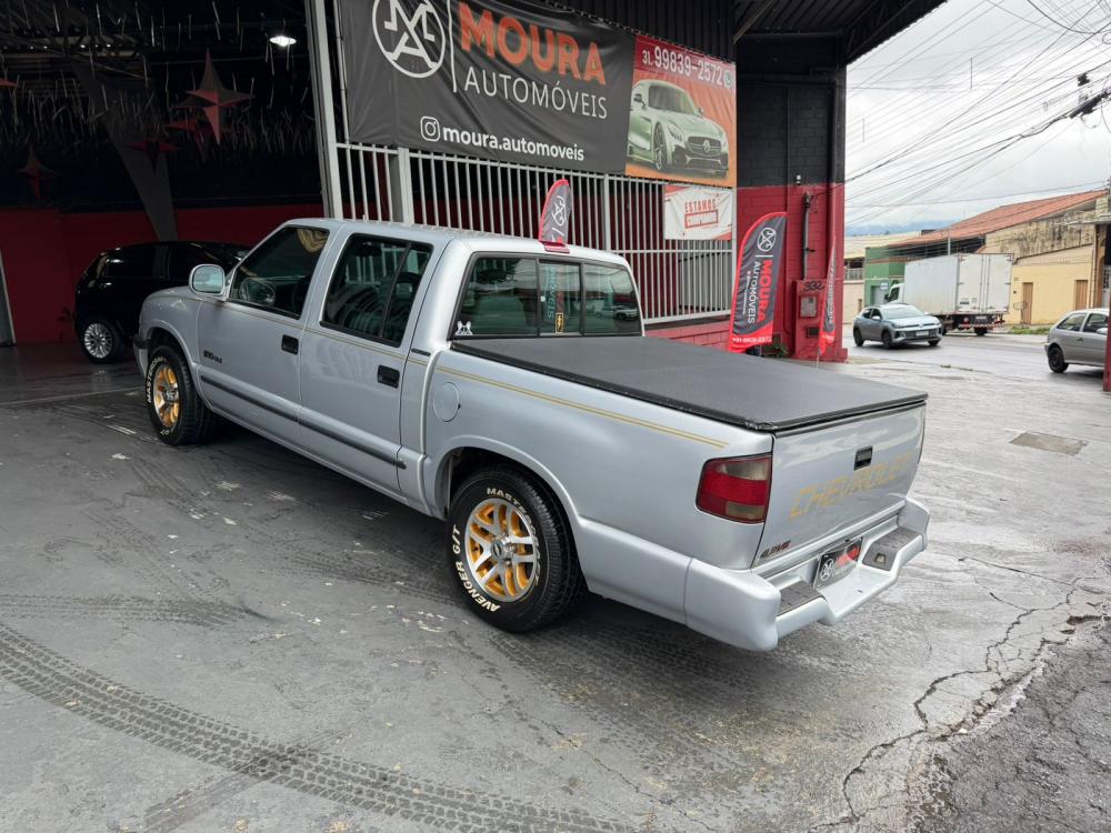 S10 - Foto #2 do anúncio à venda de Carro clássico