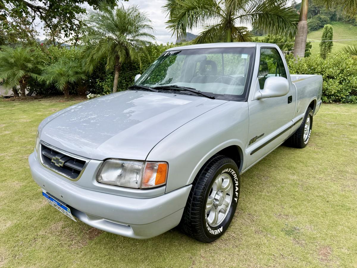 S10 - Foto #3 do anúncio à venda de Carro clássico