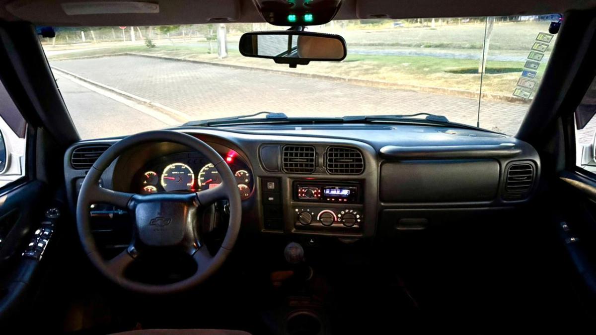 S10 - Foto #2 do anúncio à venda de Carro clássico