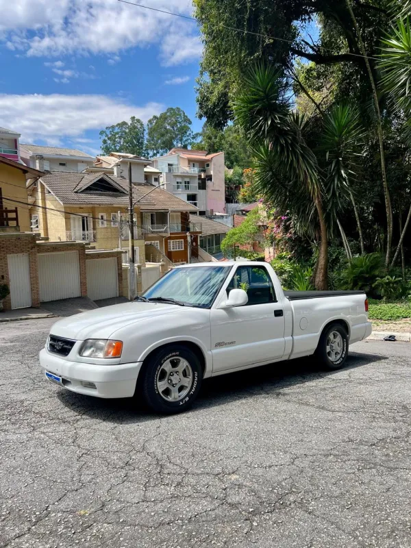 S10 - Foto #3 do anúncio à venda de Carro clássico
