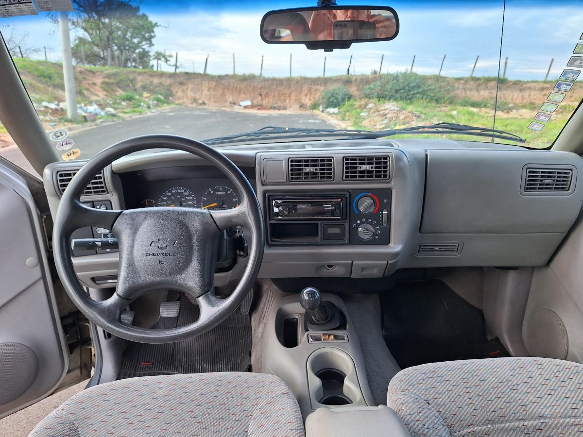 S10 - Foto #10 do anúncio à venda de Carro clássico