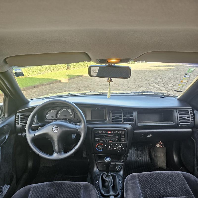 Vectra - Foto #24 do anúncio à venda de Carro clássico