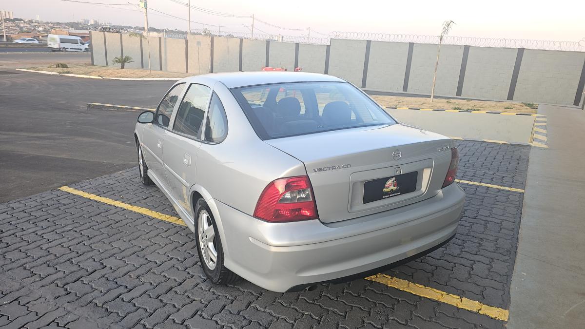Vectra - Foto #20 do anúncio à venda de Carro clássico