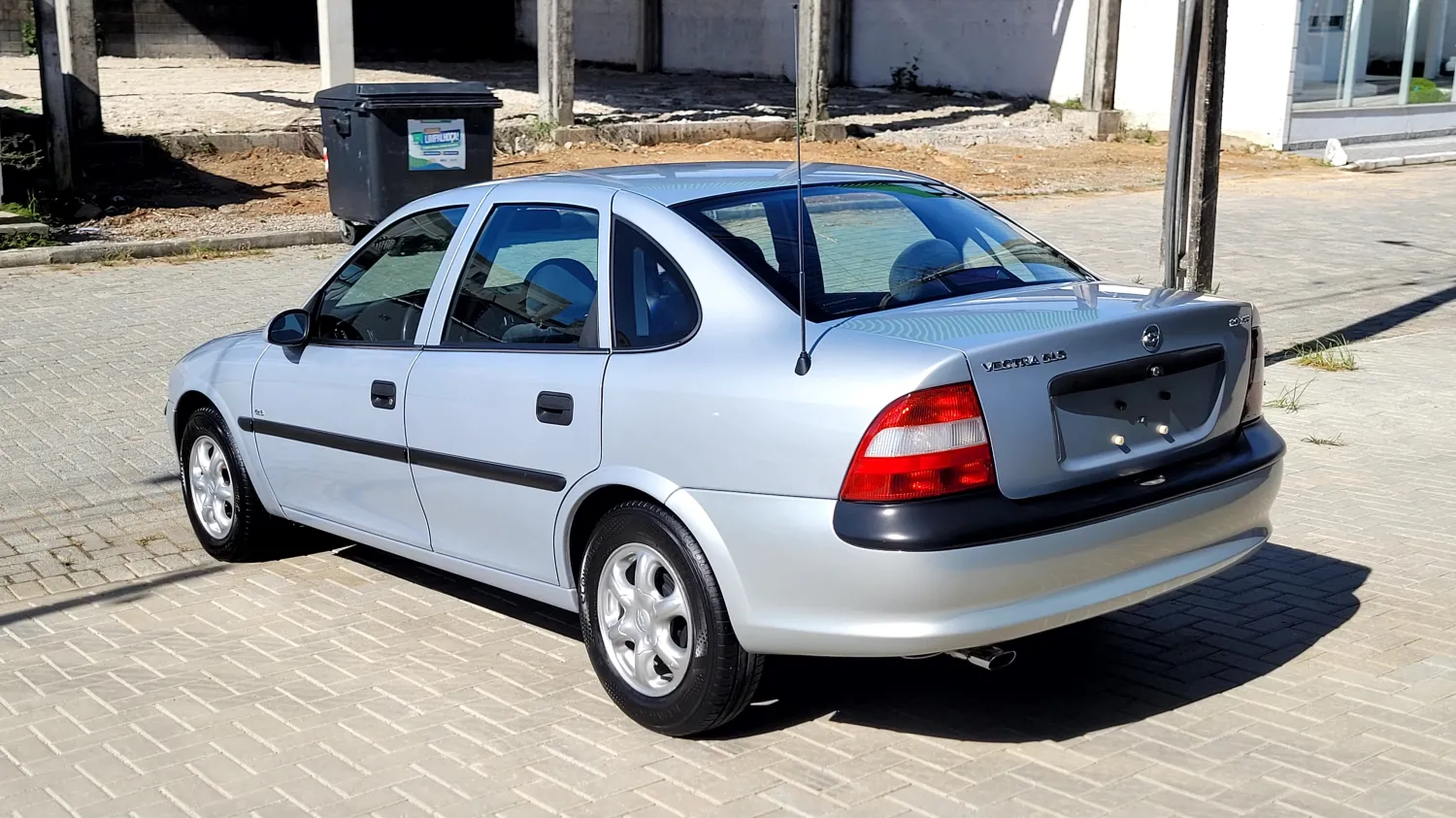 Vectra - Foto #25 do anúncio à venda de Carro clássico