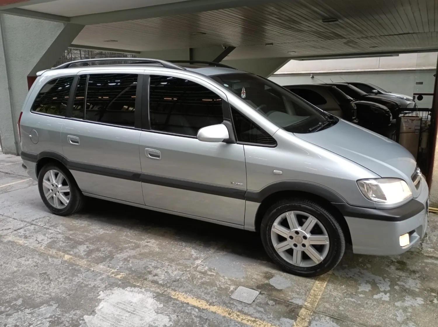 Zafira - Foto #11 do anúncio à venda de Carro clássico