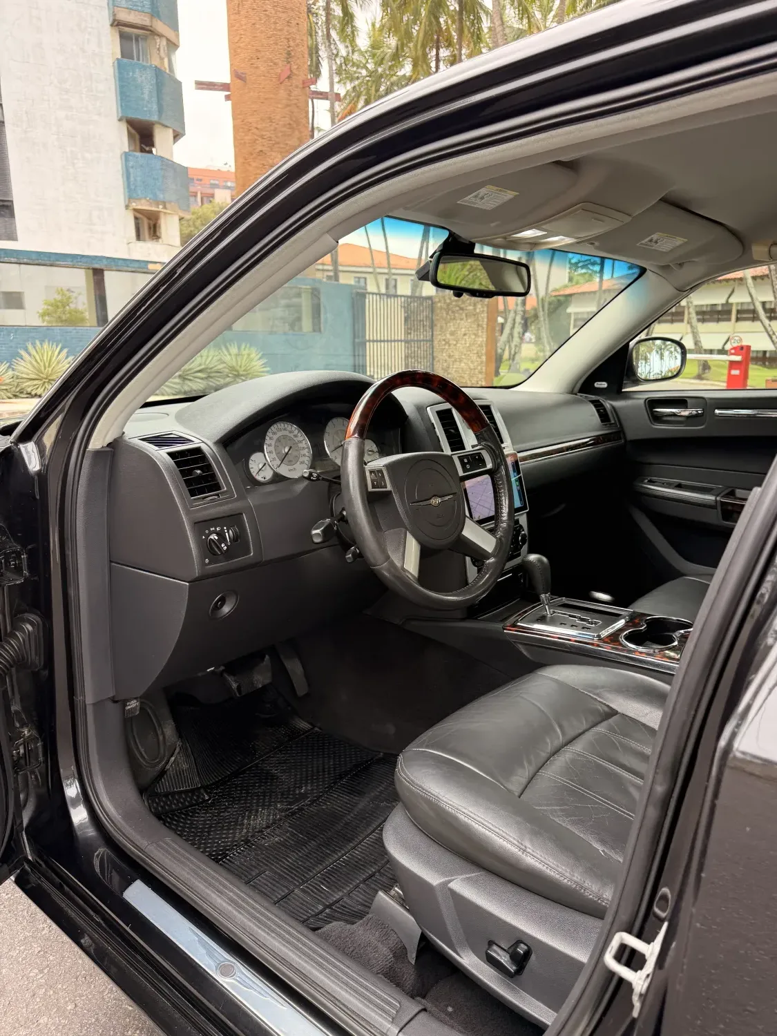 avv-chrysler-300c-venda-e4198f6-imagem-010