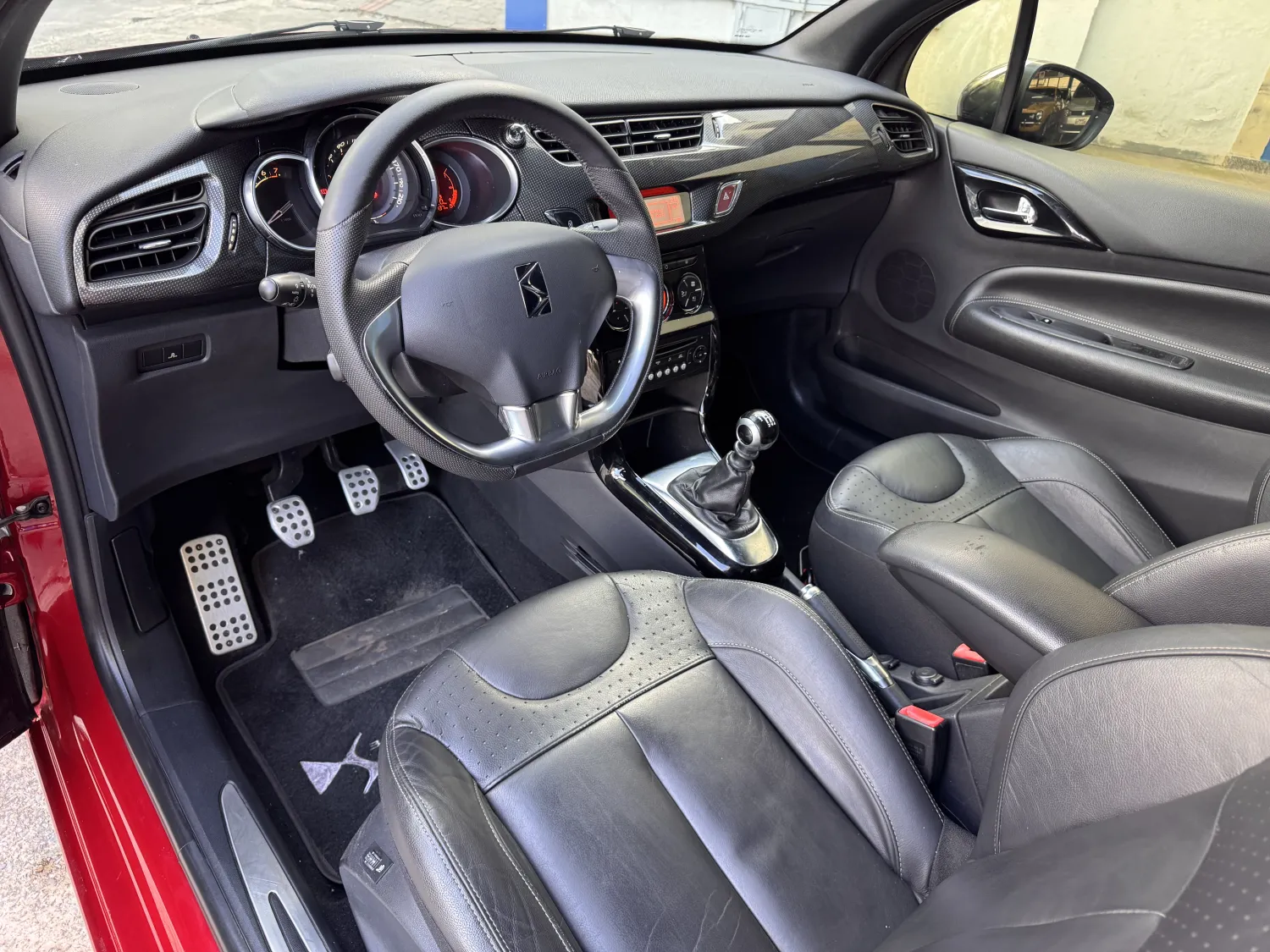DS3 - Foto #4 do anúncio à venda de Carro clássico