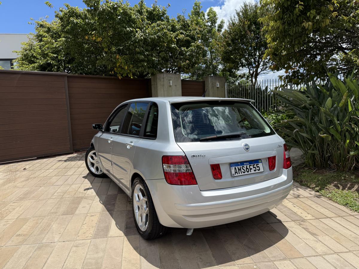 Stilo - Foto #4 do anúncio à venda de Carro clássico