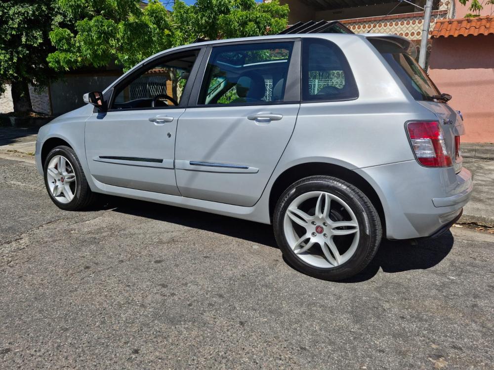 Stilo - Foto #4 do anúncio à venda de Carro clássico