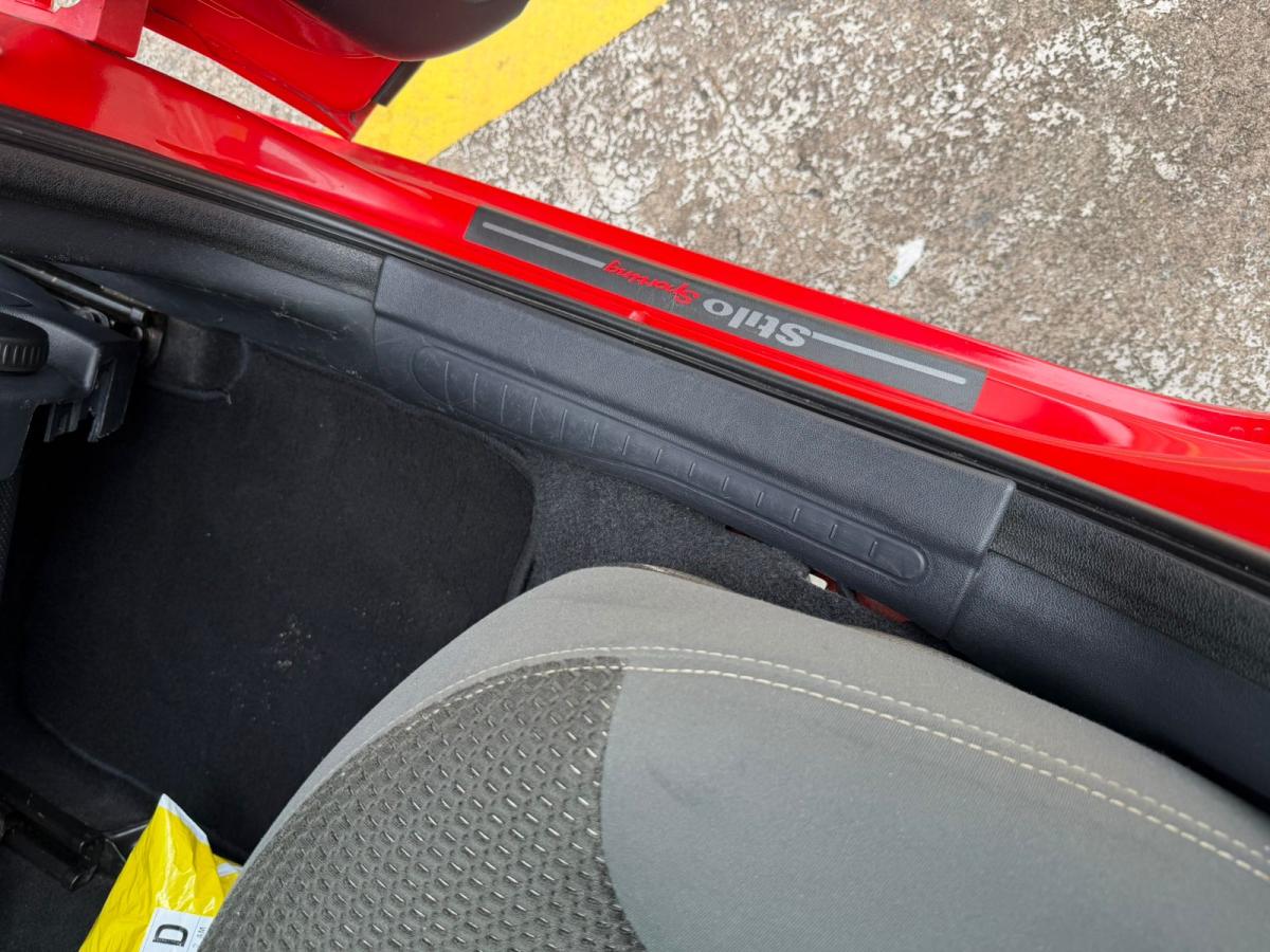 Stilo - Foto #14 do anúncio à venda de Carro clássico