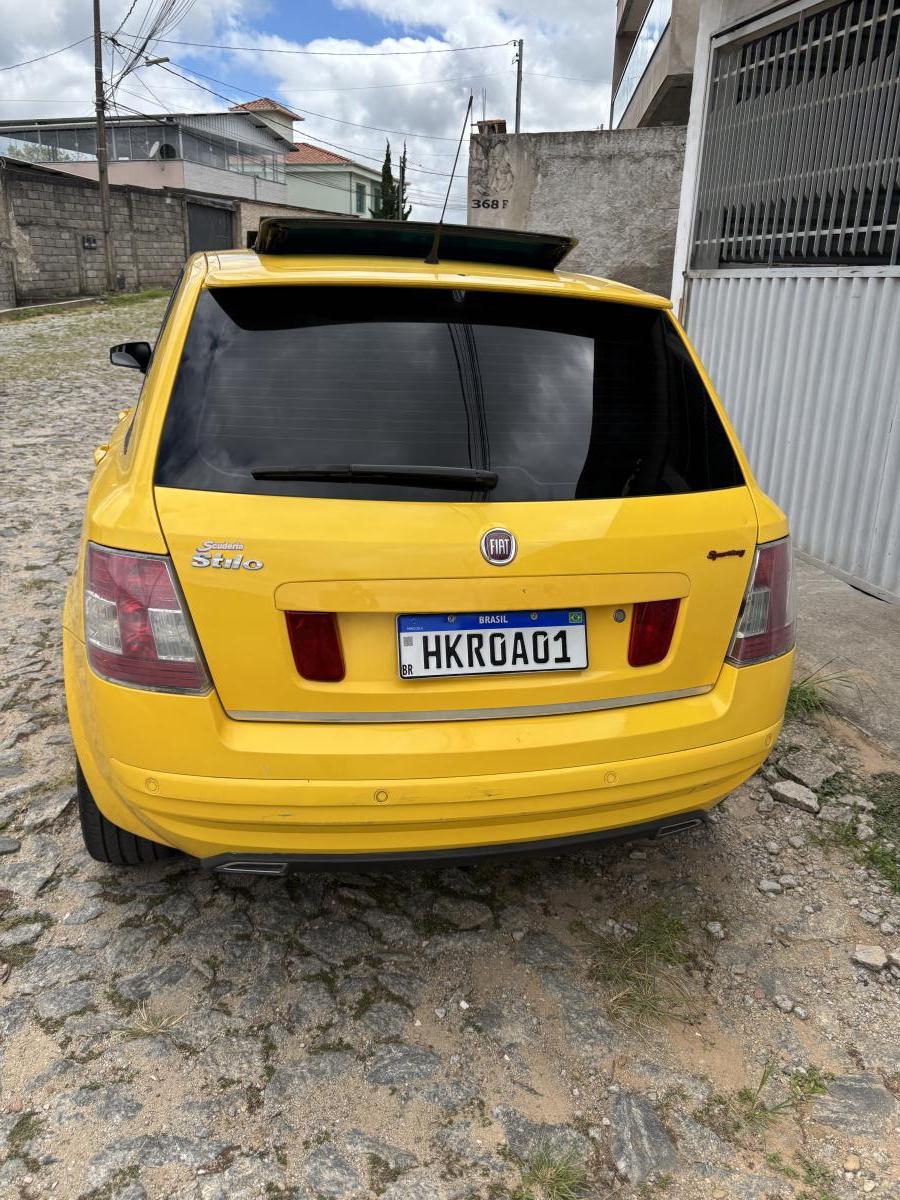 Stilo - Foto #2 do anúncio à venda de Carro clássico