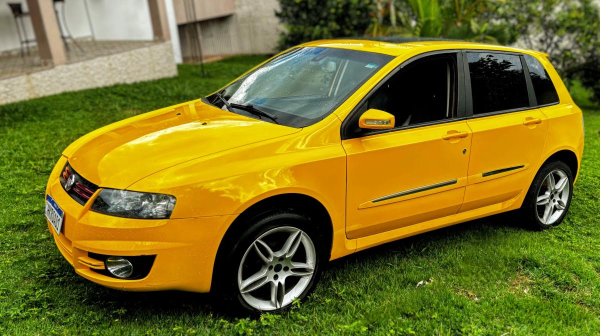 Stilo - Foto #9 do anúncio à venda de Carro clássico