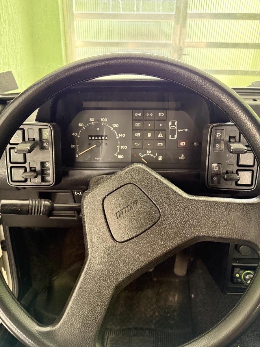 Uno - Foto #14 do anúncio à venda de Carro clássico