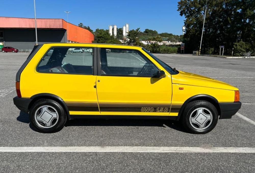 Uno - Foto #2 do anúncio à venda de Carro clássico