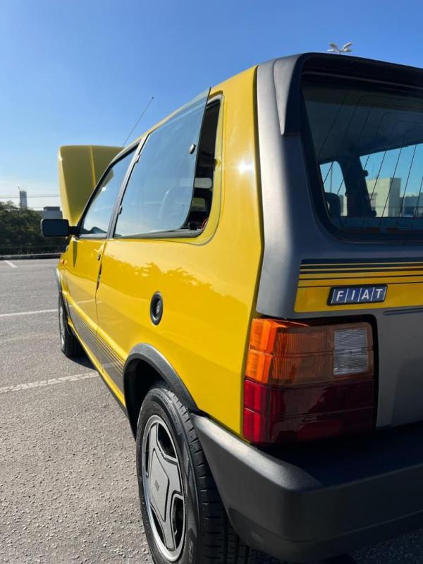 Uno - Foto #4 do anúncio à venda de Carro clássico