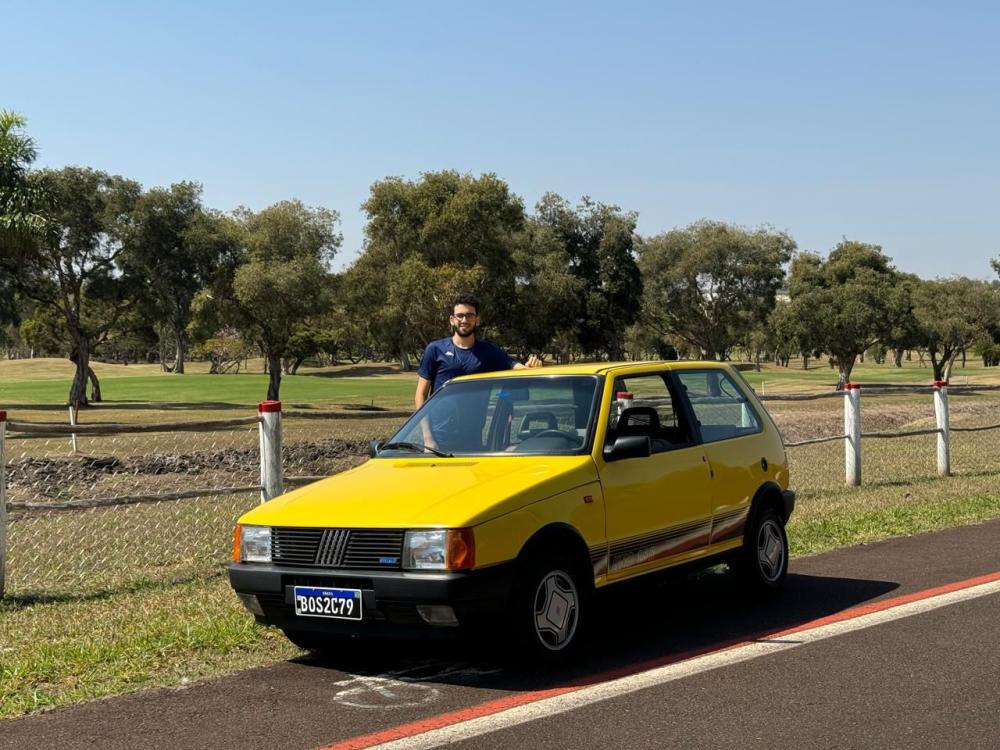 Uno - Foto #13 do anúncio à venda de Carro clássico