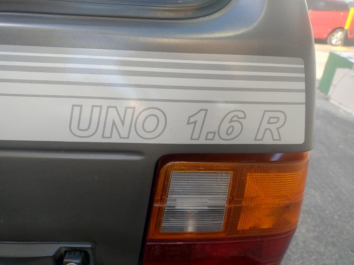 Uno - Foto #2 do anúncio à venda de Carro clássico