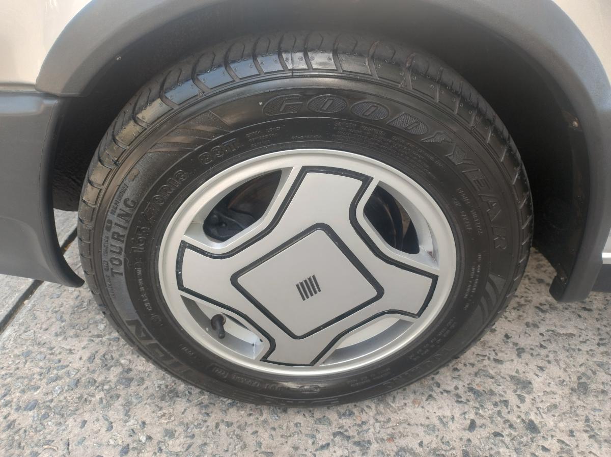 Uno - Foto #14 do anúncio à venda de Carro clássico