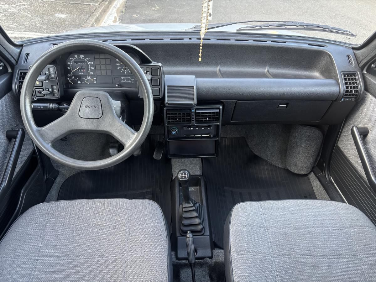 Uno - Foto #3 do anúncio à venda de Carro clássico