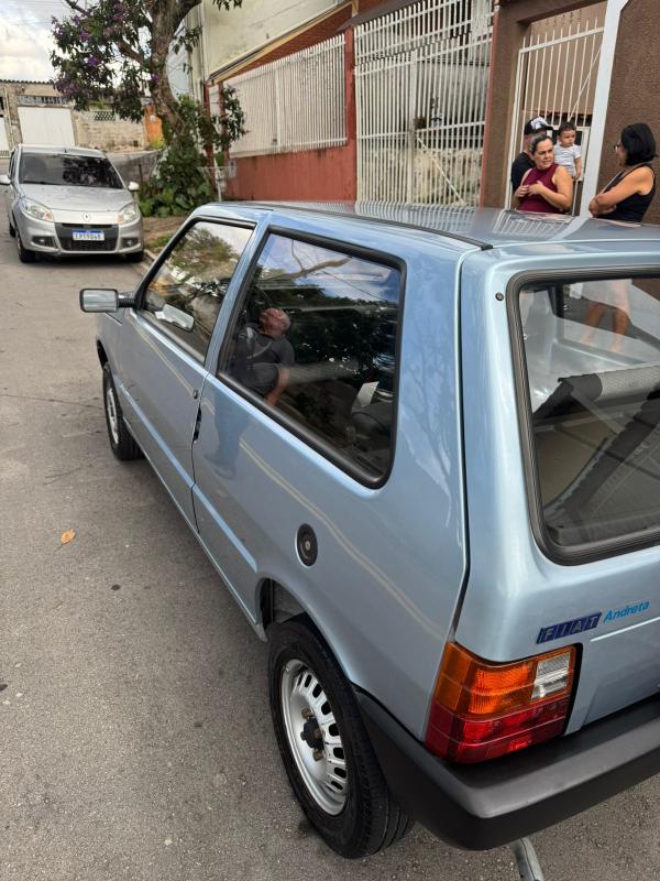 Uno - Foto #11 do anúncio à venda de Carro clássico