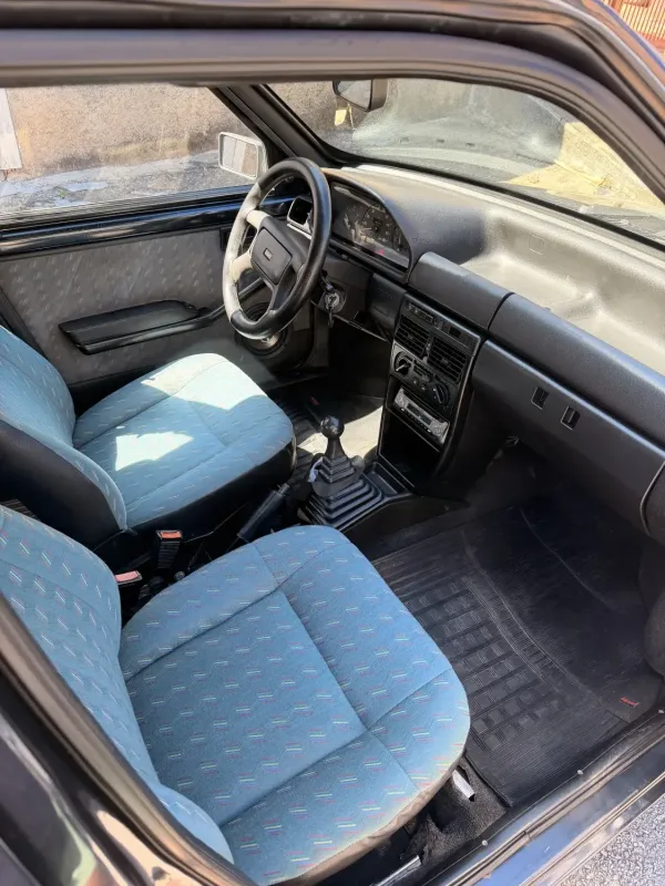 Uno - Foto #6 do anúncio à venda de Carro clássico