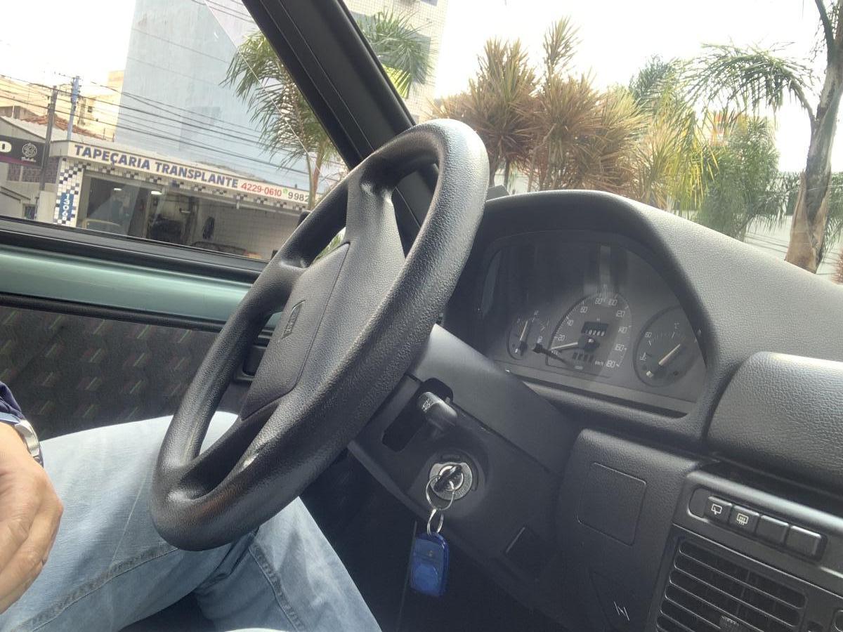 Uno - Foto #10 do anúncio à venda de Carro clássico