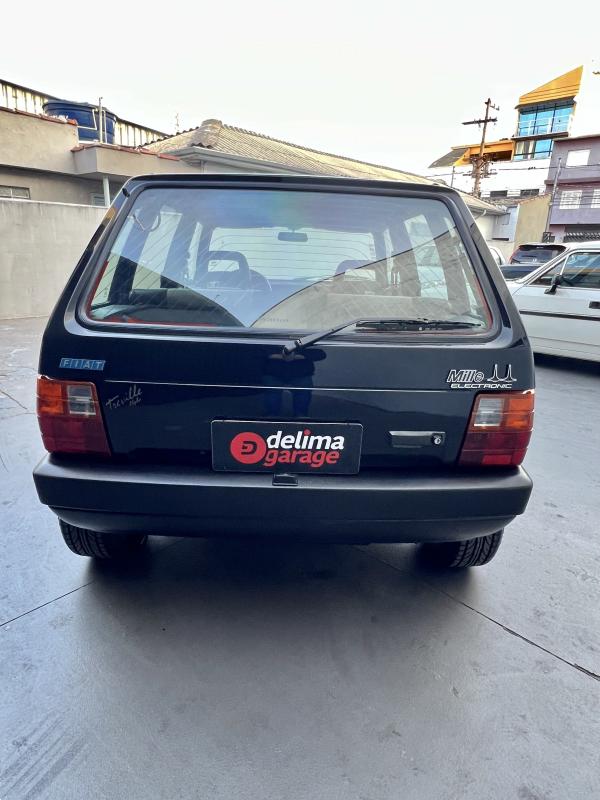 Uno - Foto #7 do anúncio à venda de Carro clássico