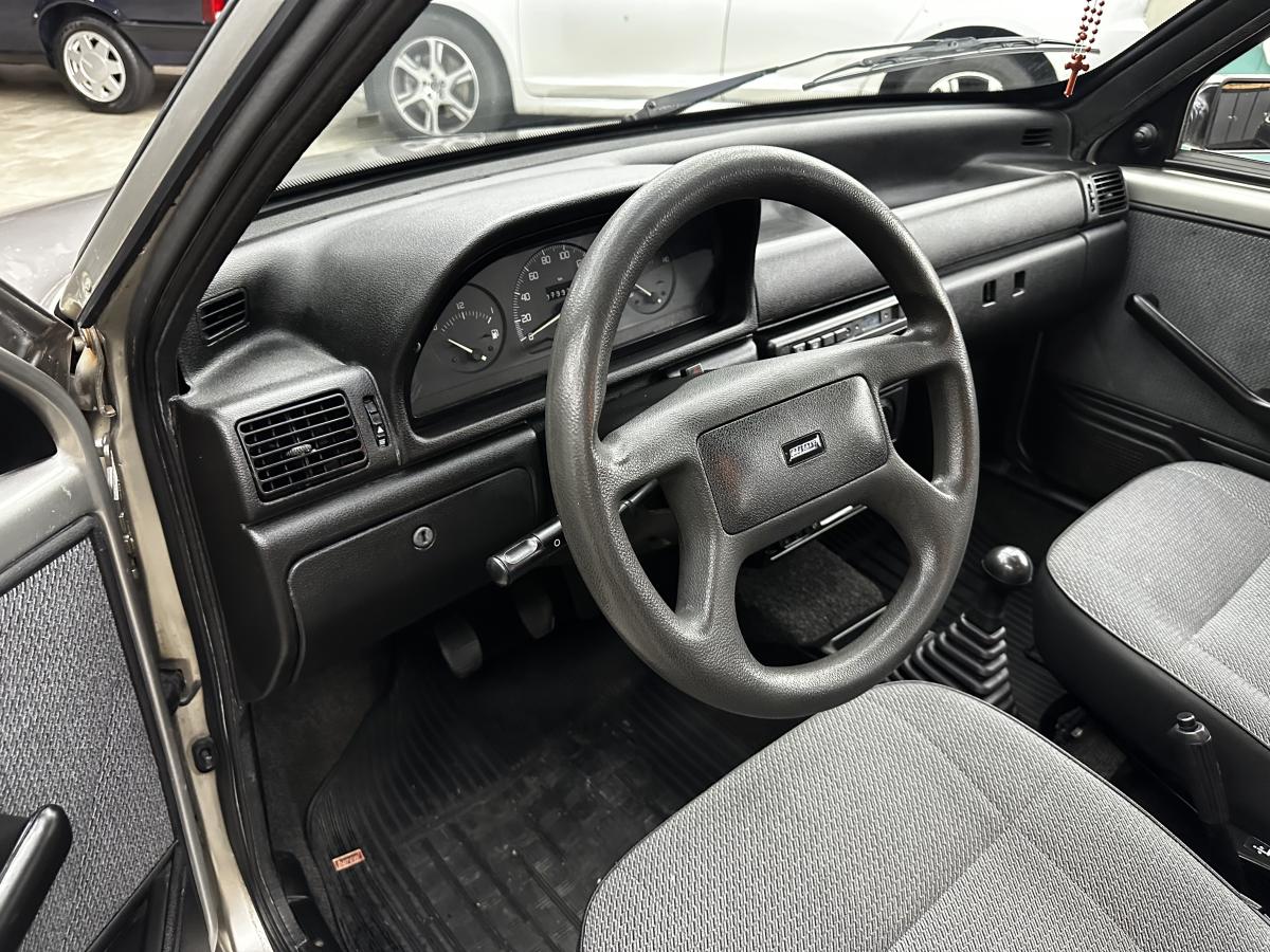 Uno - Foto #22 do anúncio à venda de Carro clássico