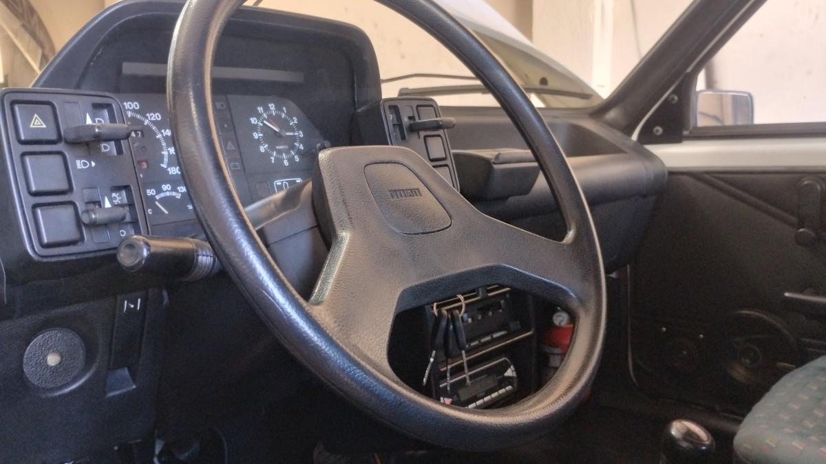 Uno - Foto #6 do anúncio à venda de Carro clássico