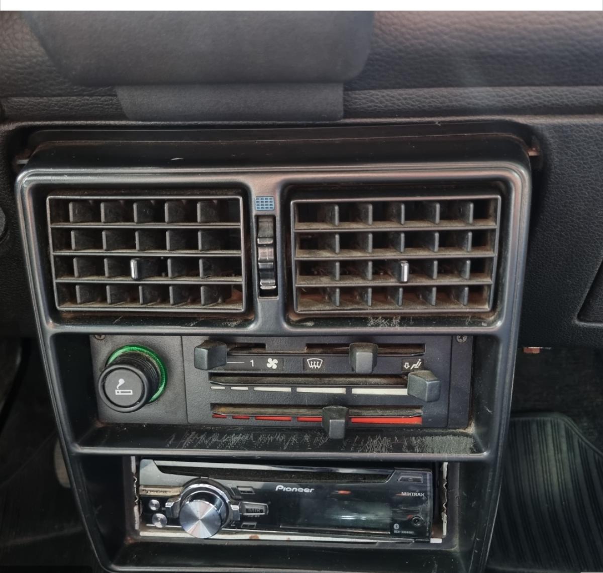 Uno - Foto #42 do anúncio à venda de Carro clássico