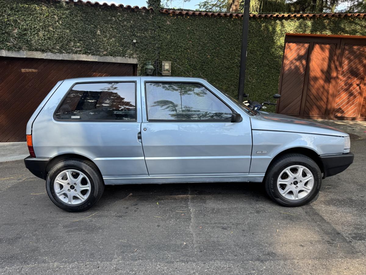 Uno - Foto #12 do anúncio à venda de Carro clássico
