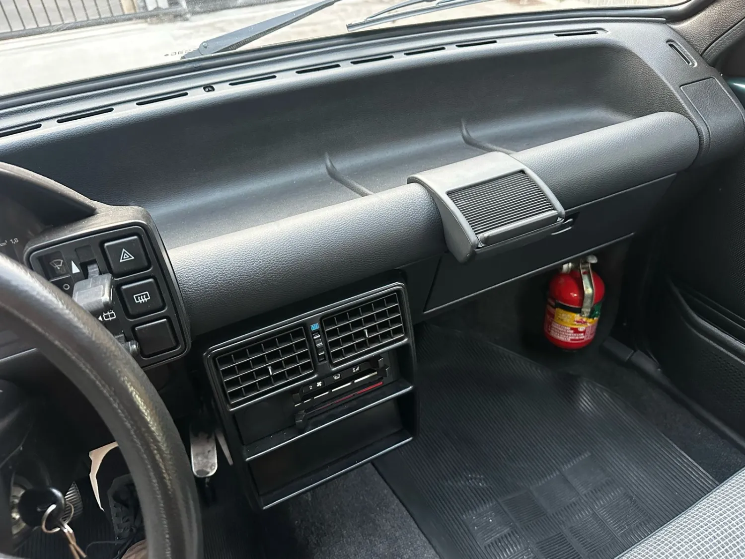Uno - Foto #16 do anúncio à venda de Carro clássico