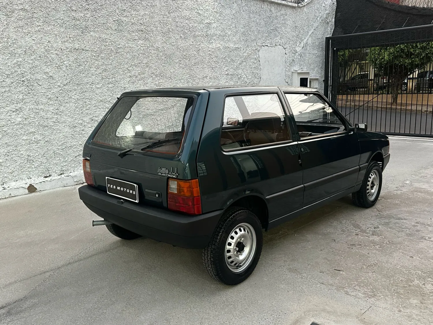 Uno - Foto #26 do anúncio à venda de Carro clássico