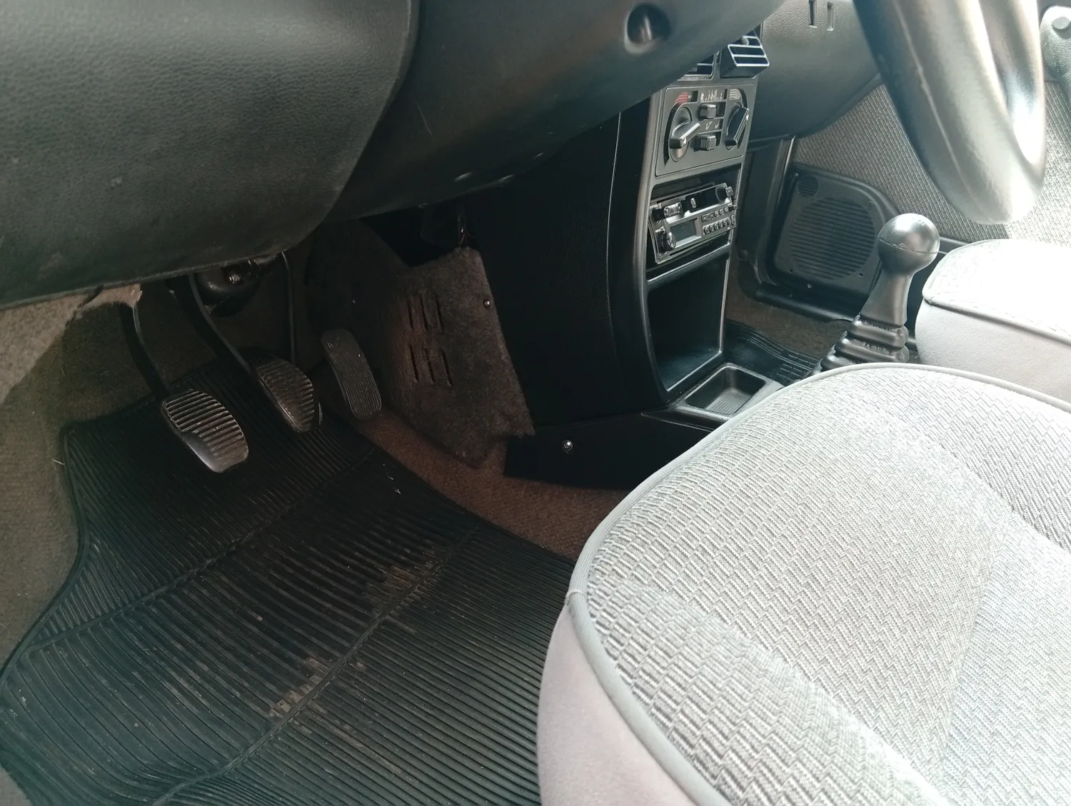 Uno - Foto #15 do anúncio à venda de Carro clássico