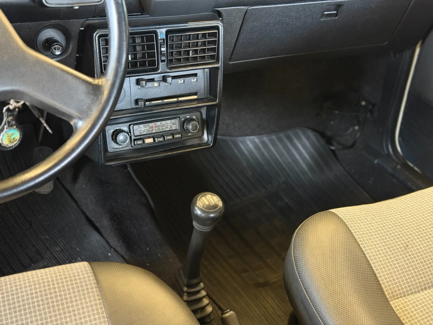 avv-fiat-uno-venda-2cc9a40-imagem-008