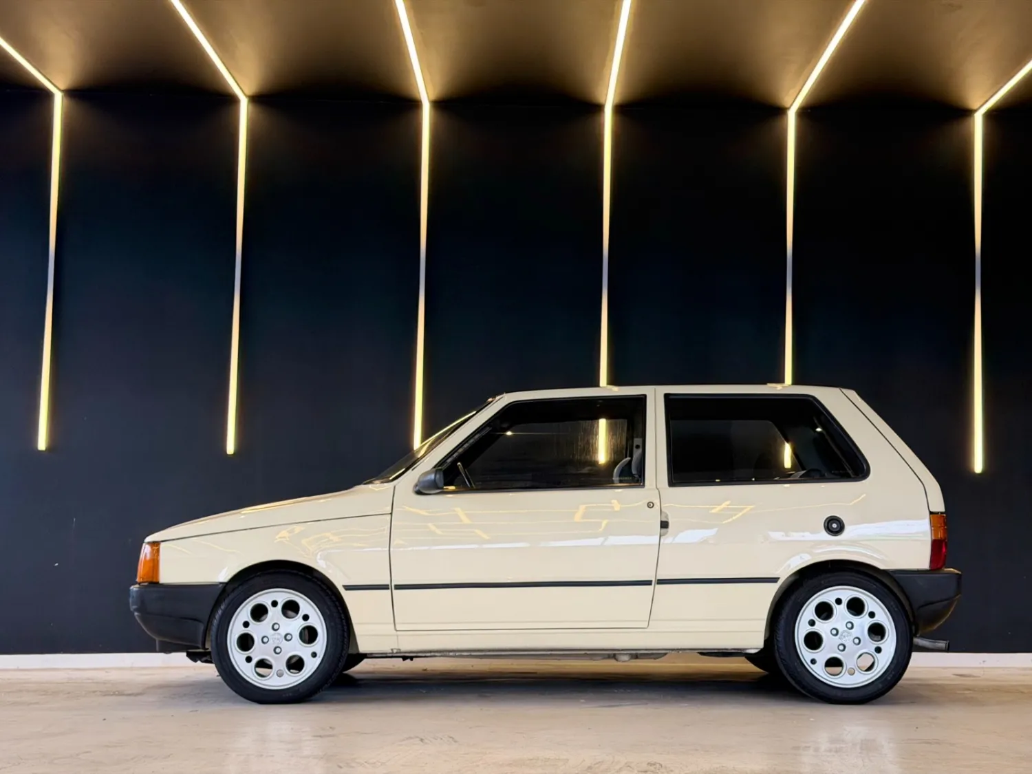 avv-fiat-uno-venda-2cc9a40-imagem-017