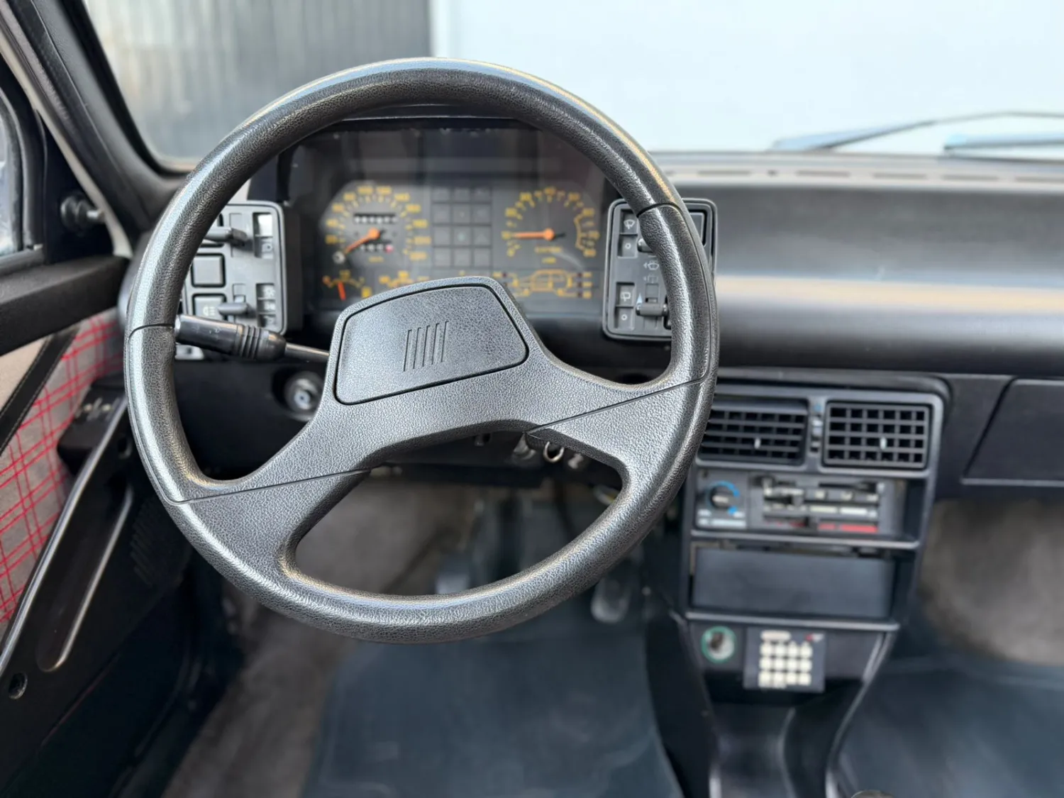 Uno - Foto #2 do anúncio à venda de Carro clássico