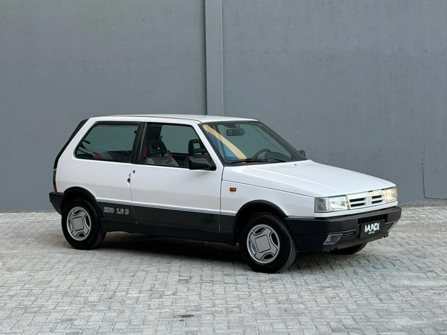 Uno - Foto #14 do anúncio à venda de Carro clássico