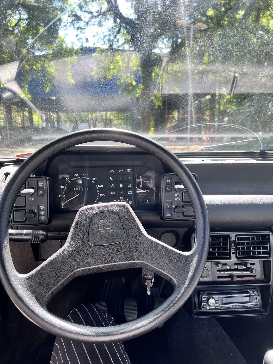 Uno - Foto #7 do anúncio à venda de Carro clássico