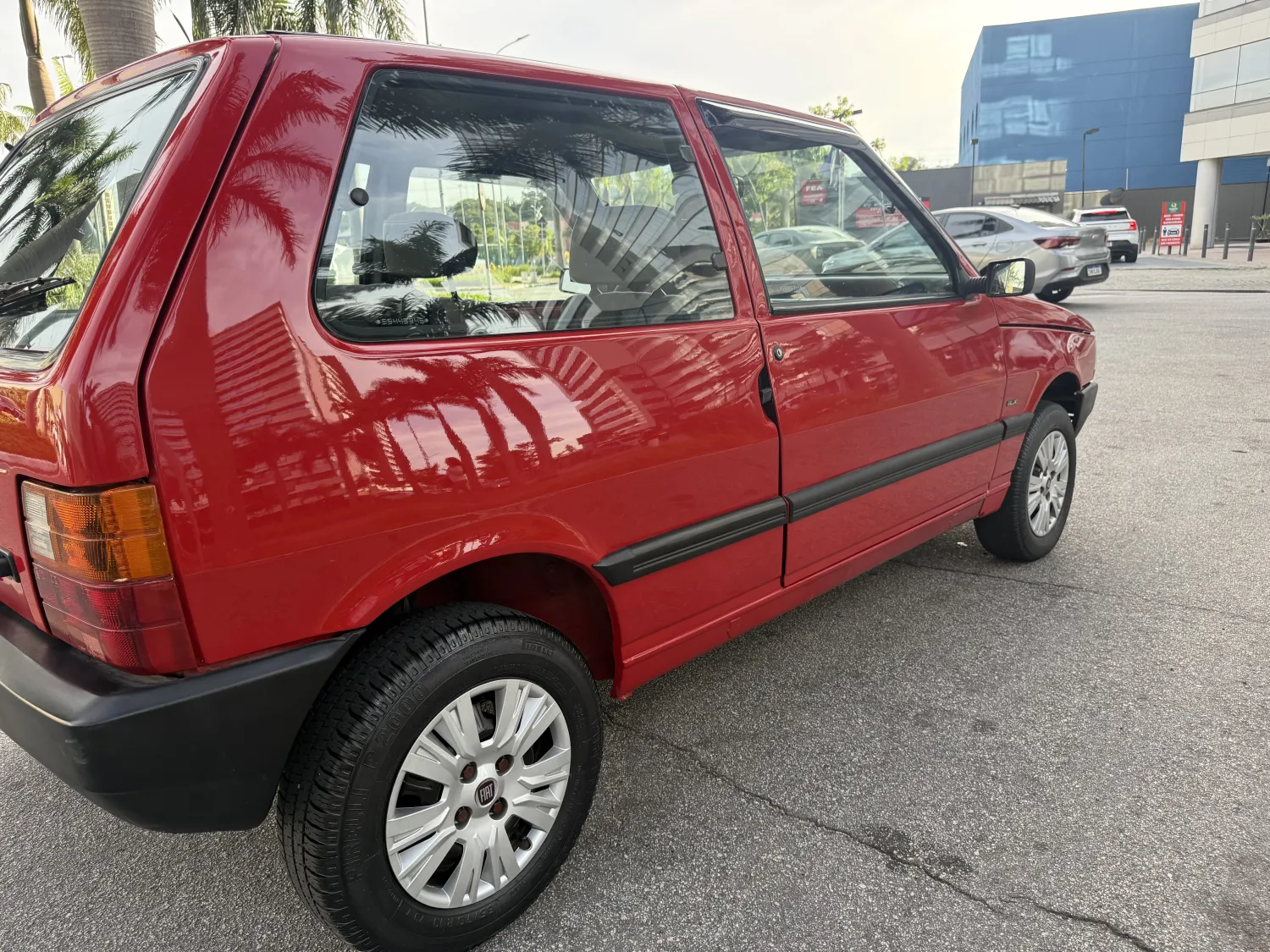 Uno - Foto #5 do anúncio à venda de Carro clássico