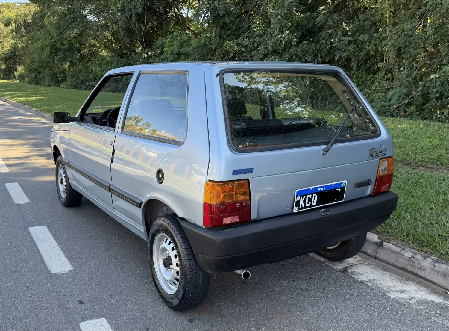 Uno - Foto #3 do anúncio à venda de Carro clássico