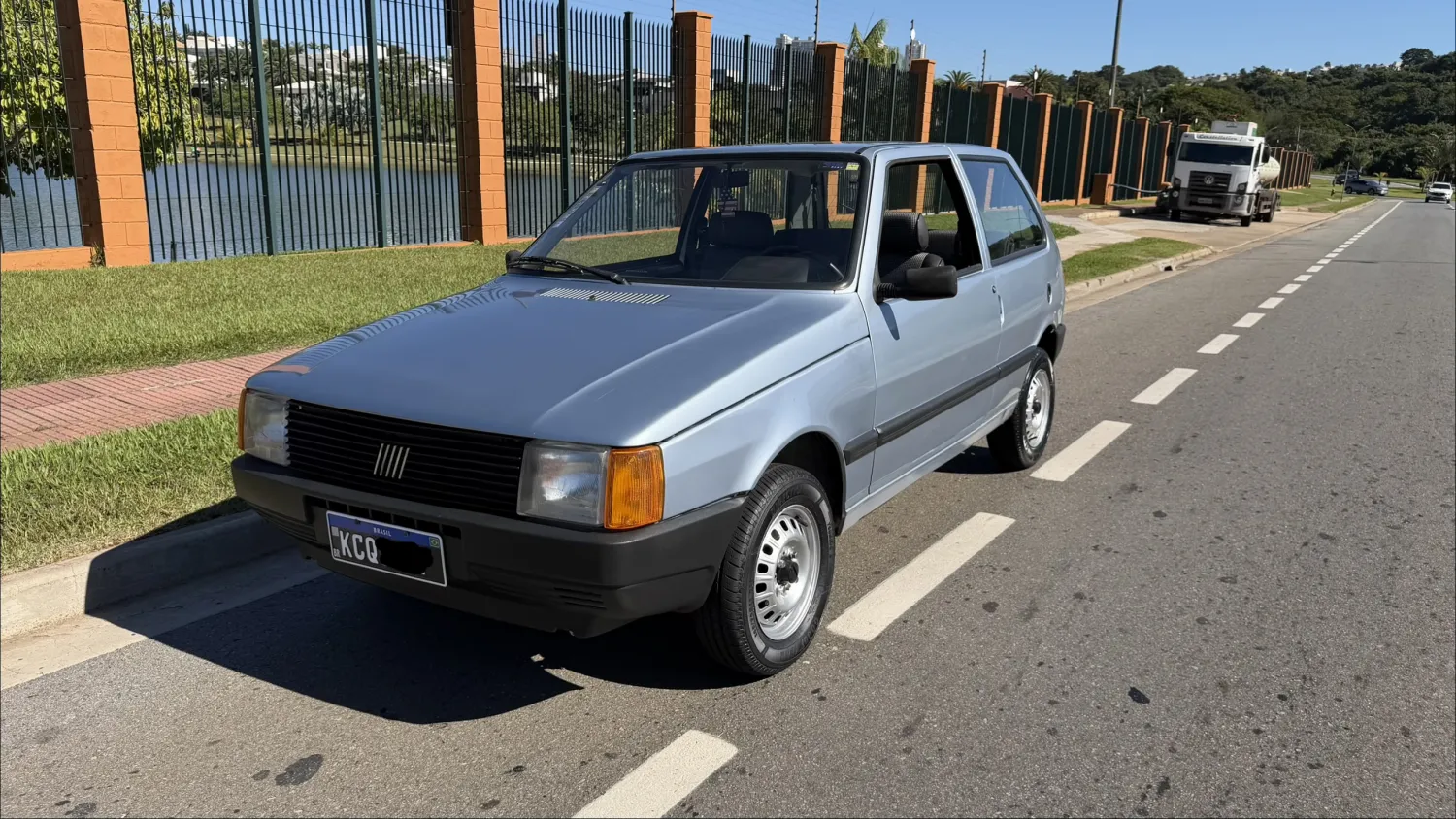Uno - Foto #6 do anúncio à venda de Carro clássico