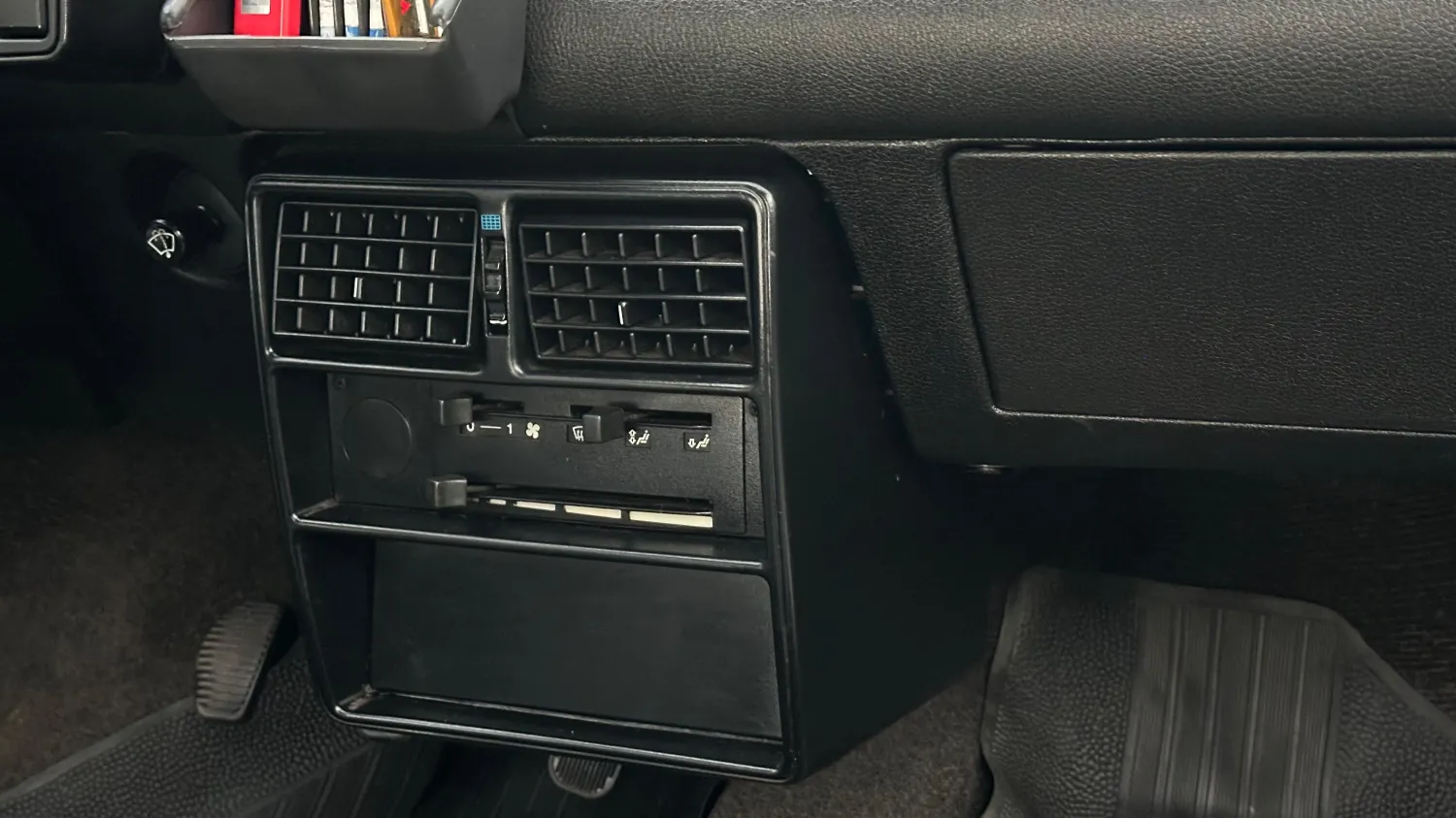 Uno - Foto #10 do anúncio à venda de Carro clássico