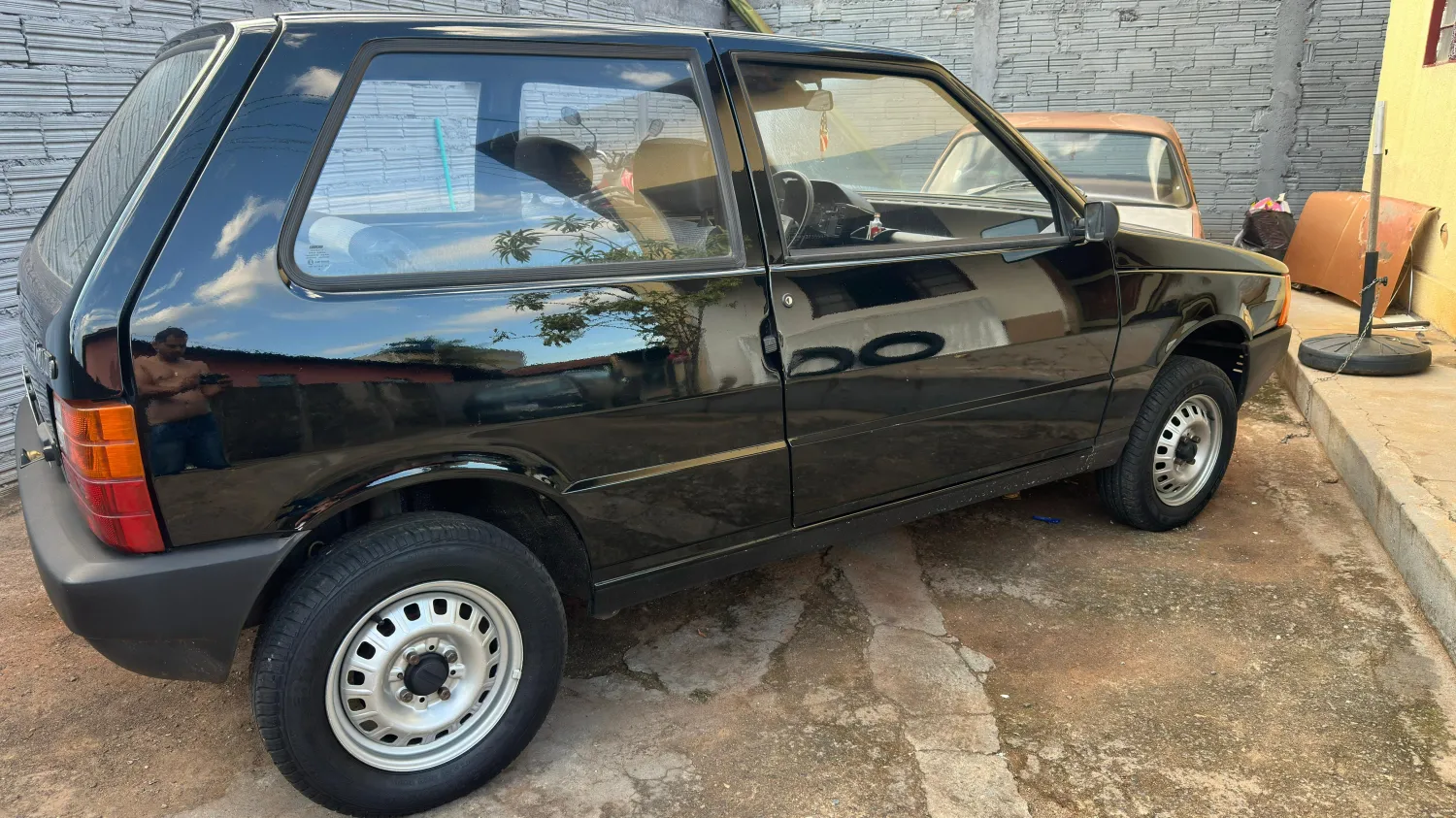 Uno - Foto #18 do anúncio à venda de Carro clássico