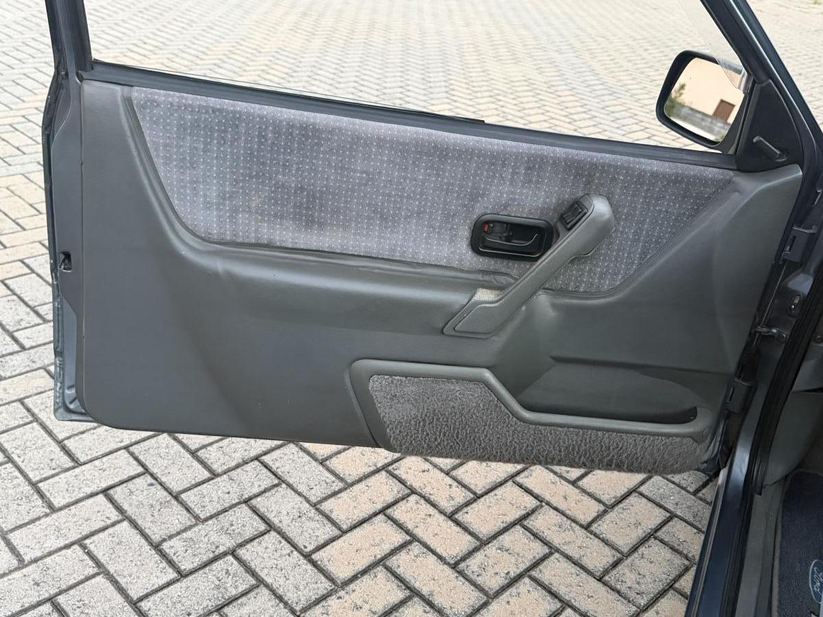 Escort - Foto #3 do anúncio à venda de Carro clássico