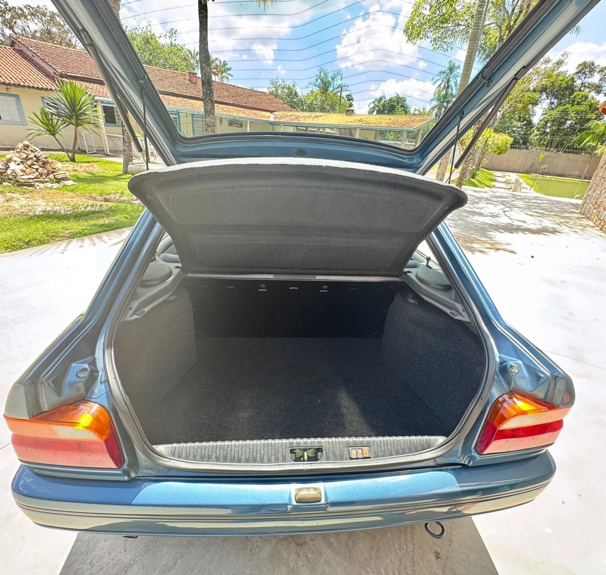 Escort - Foto #7 do anúncio à venda de Carro clássico