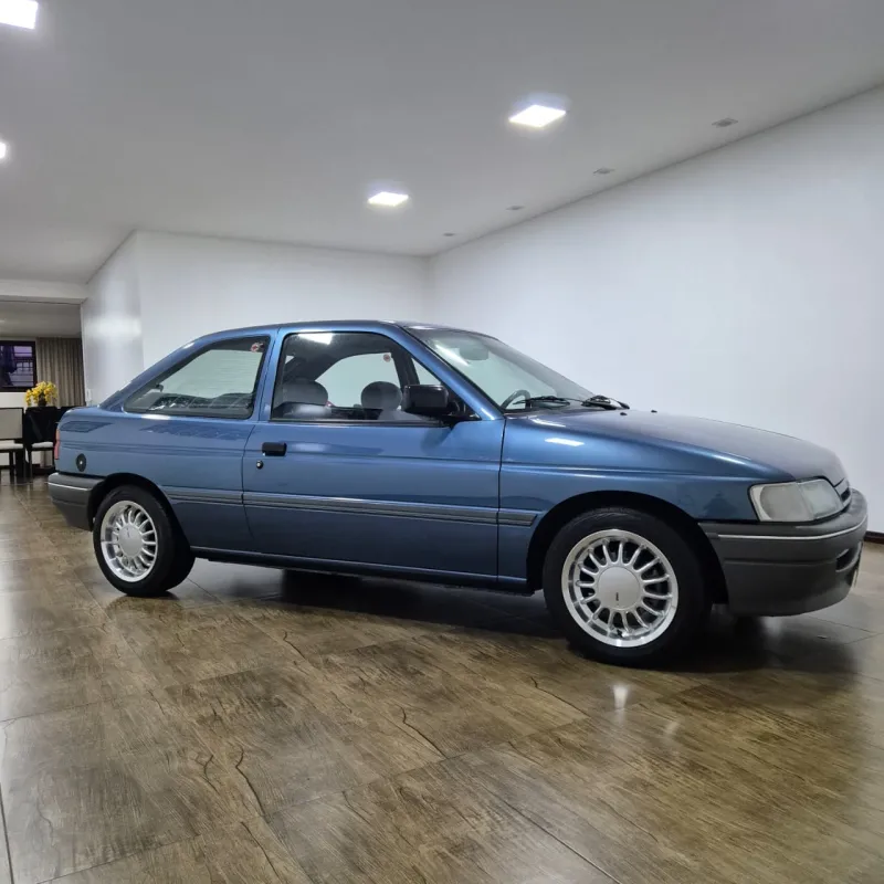 Escort - Foto #2 do anúncio à venda de Carro clássico