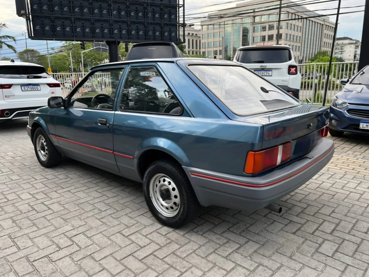 Escort - Foto #3 do anúncio à venda de Carro clássico
