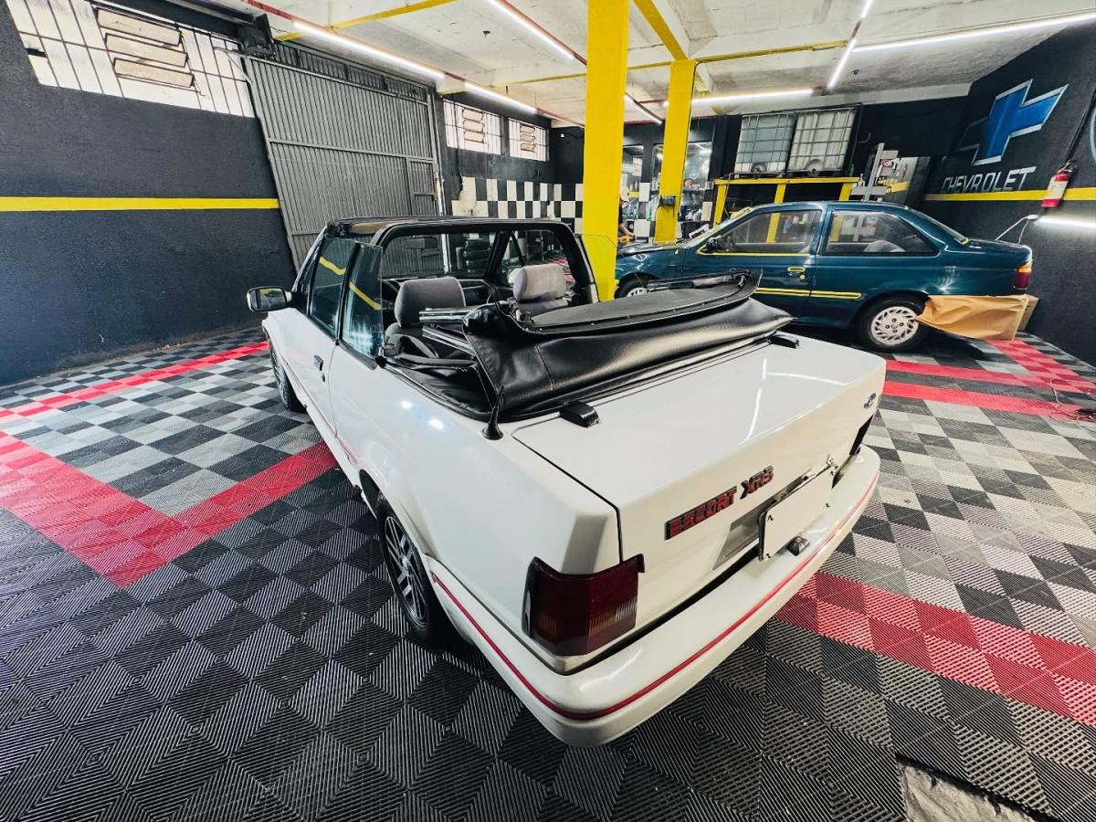 Escort - Foto #2 do anúncio à venda de Carro clássico