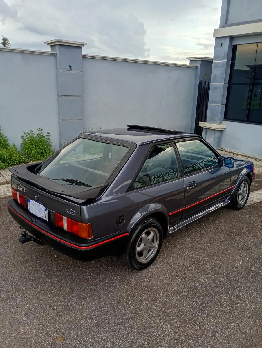Escort - Foto #3 do anúncio à venda de Carro clássico